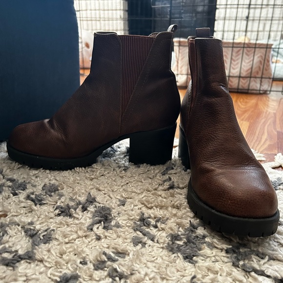 Mia brown boots - Picture 2 of 4